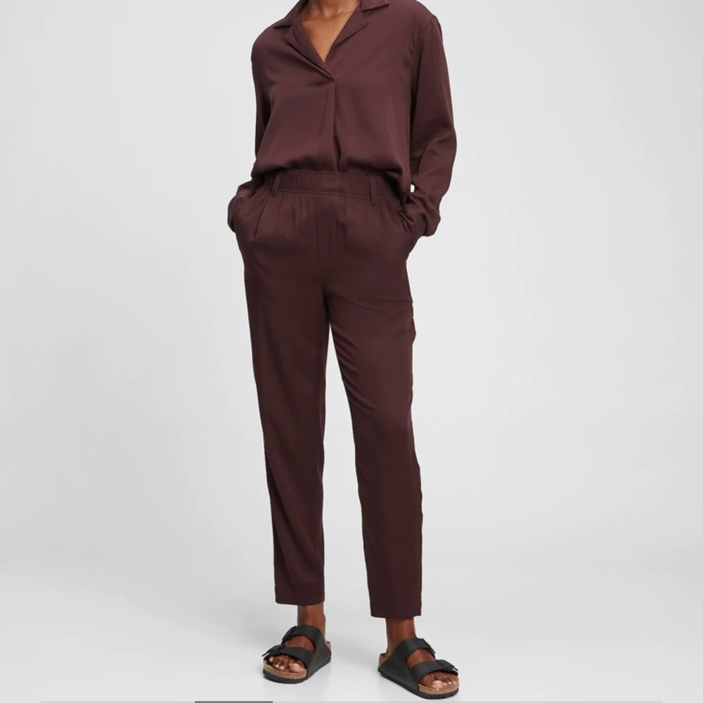 NWT GAP high rise pull-on pants Tencel/Lyocell